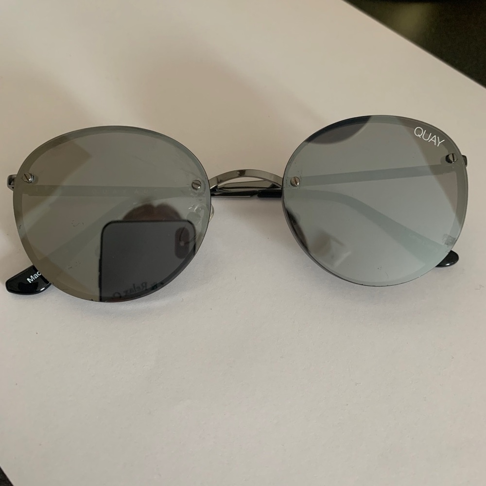 Quay Australia x Elle Ferguson- Farrah sunglasses